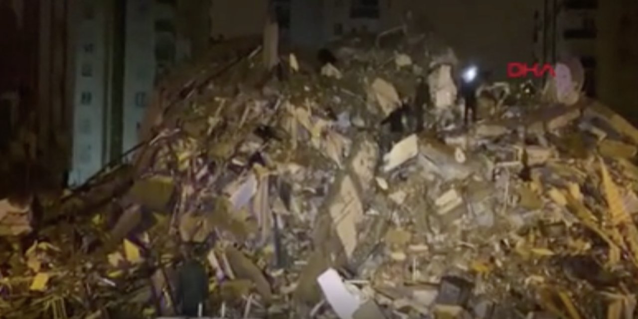 Çukurova'da 14 katlı bir bina yıkıldı