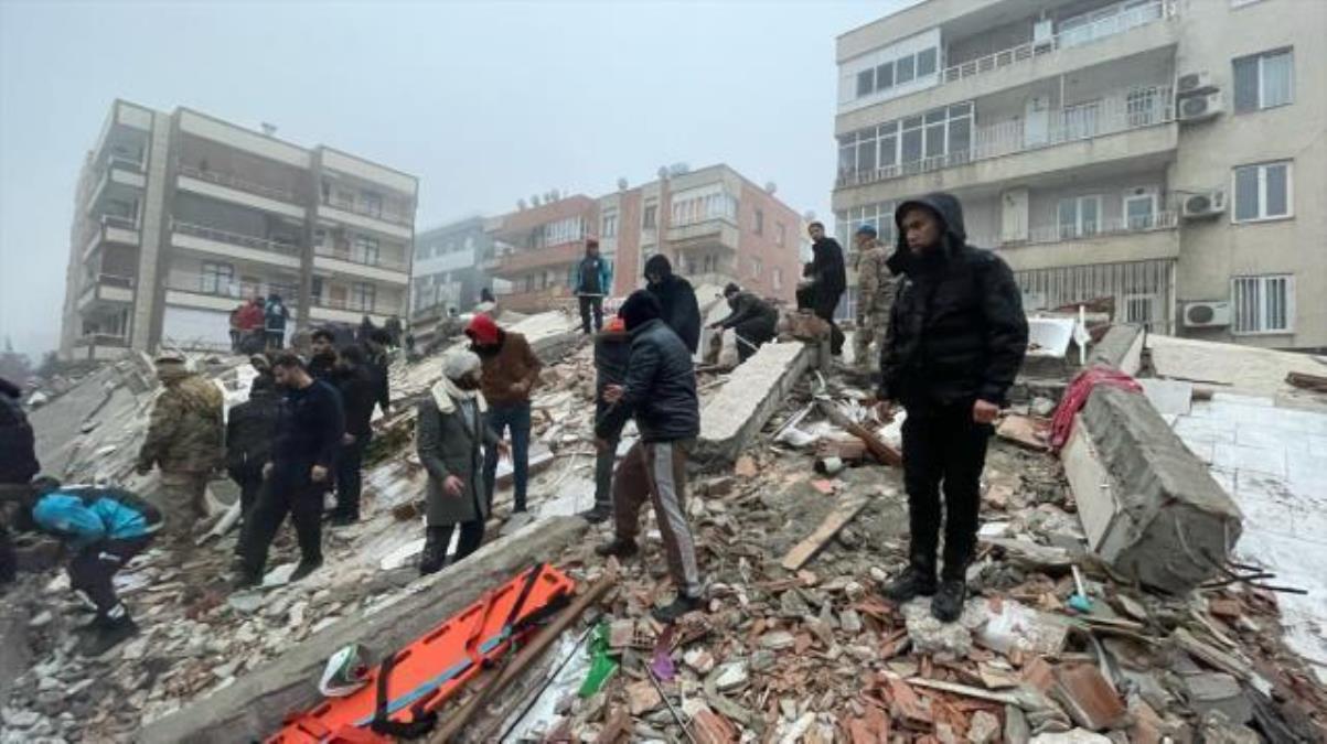 CHP Hatay Milletvekili Şahin seslendi: Henüz bir tek AFAD yetkilisi buraya gelmedi, cenazelerimiz kaldırımlarda kalıyor