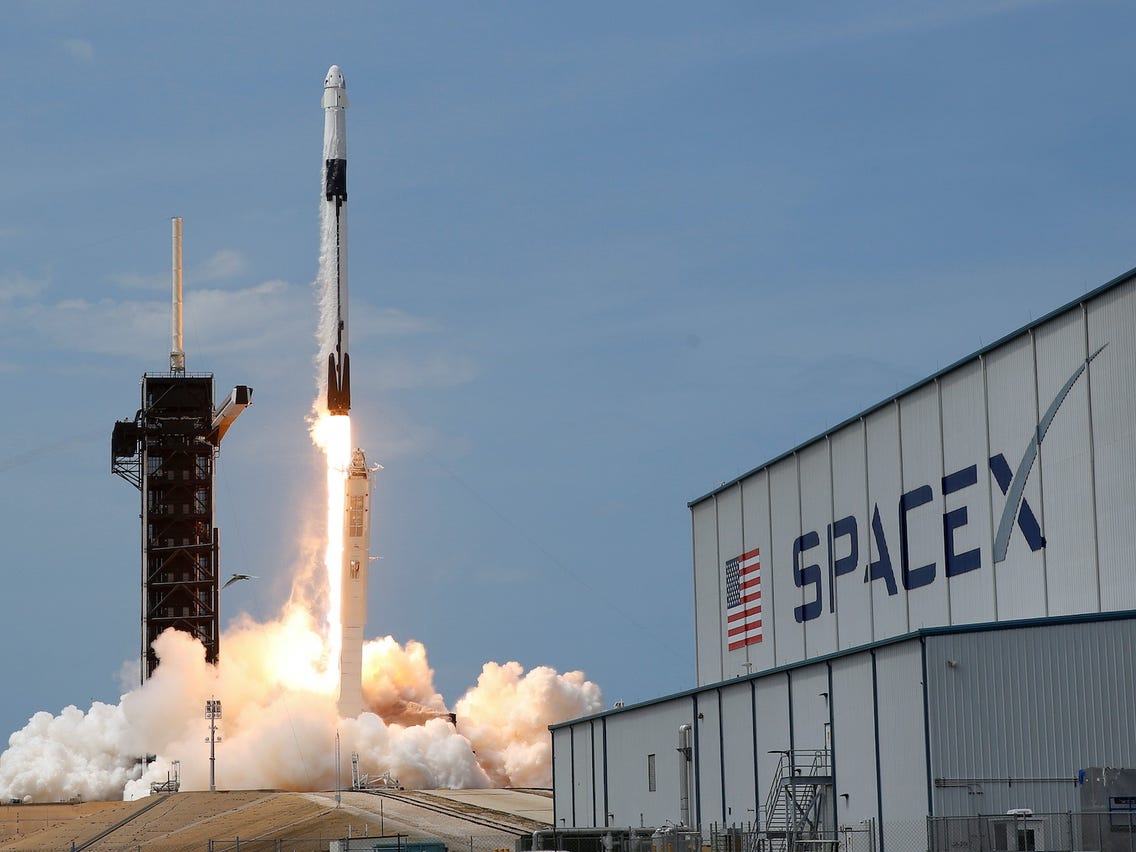 NASA, SpaceX ile uzaya dört astronot gönderdi