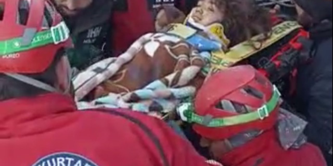 Enkazdan 61 saat sonra çıkarılan 8 yaşındaki Zübeyde'nin ilk sözü: Kardeşim minik, ölebilir