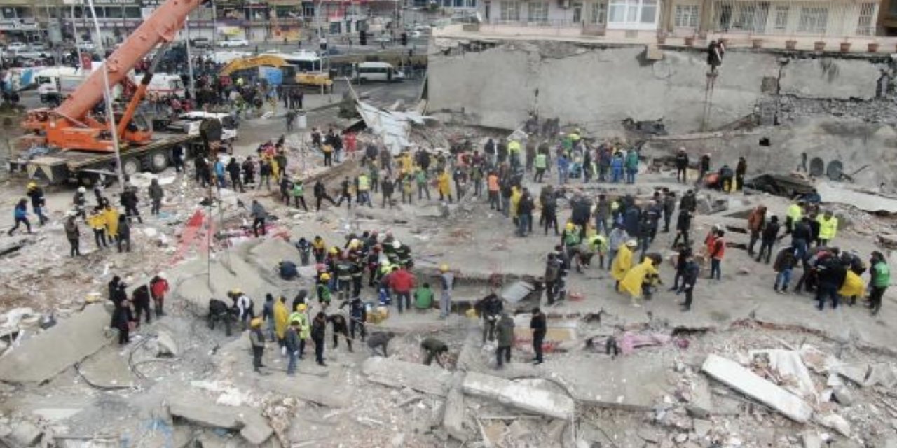 Pil, battaniye, düdük, el feneri fiyatlarında fahiş artış yaptılar