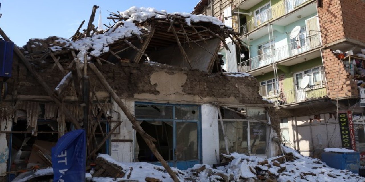 Malatya Doğanşehir’de neredeyse tüm evler yıkıldı