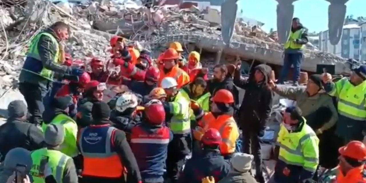 Kahramanmaraş'ta depremin 80'inci saatinde 2 kadın kurtarıldı