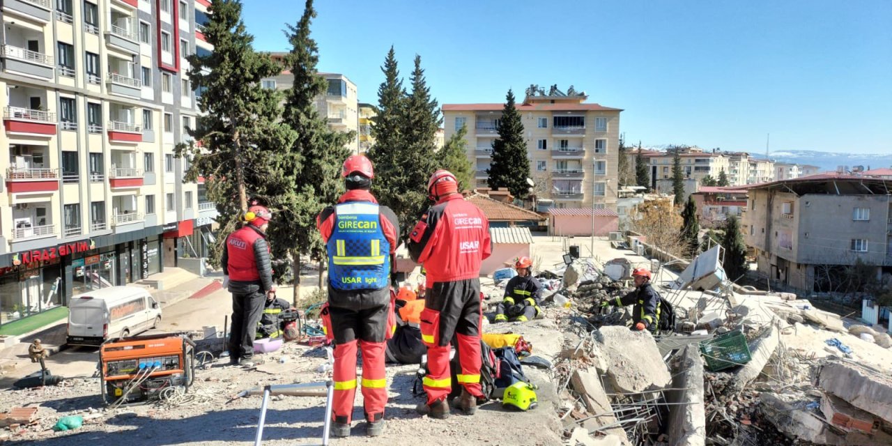 İspanyol ekipten paylaşım: Bütün halk acil durum ekipleri oldu, unutmayın kahraman onlar...