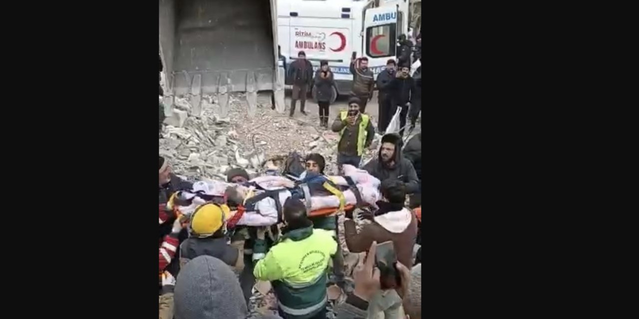 5 yaşındaki Zeynep, depremin 103’üncü saatinde sağ olarak kurtarıldı