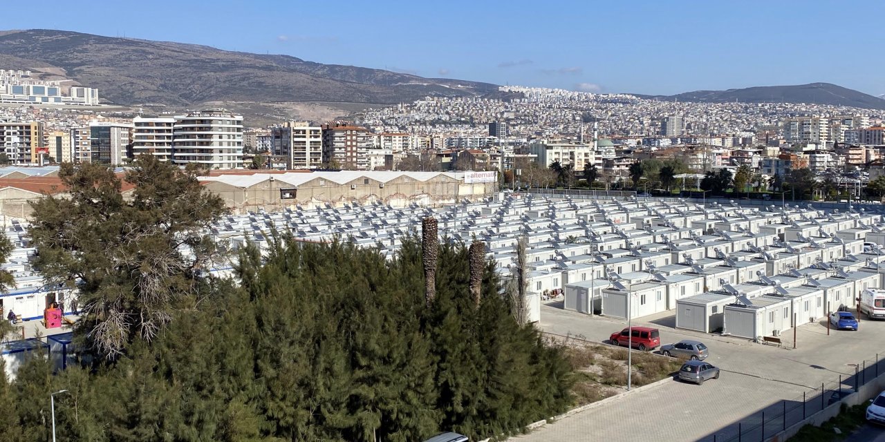 İzmir'de depremzedeler için konteyner kent hazırlanıyor