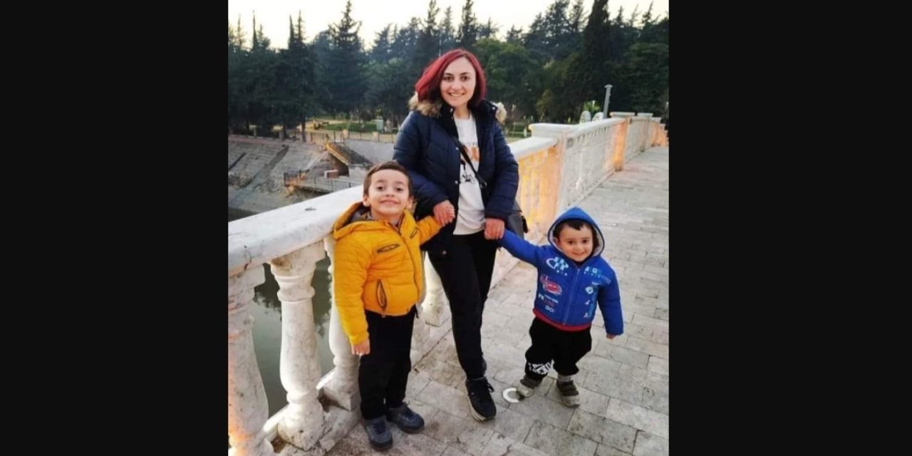 Depremde hayatını kaybeden öğretmen anne ile 2 çocuğu toprağa verildi