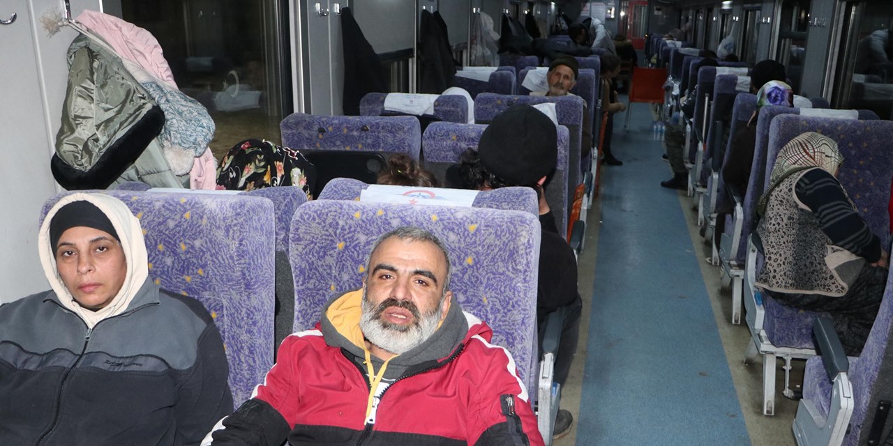 Malatya'da tren vagonlarına depremzedeler yerleştirildi