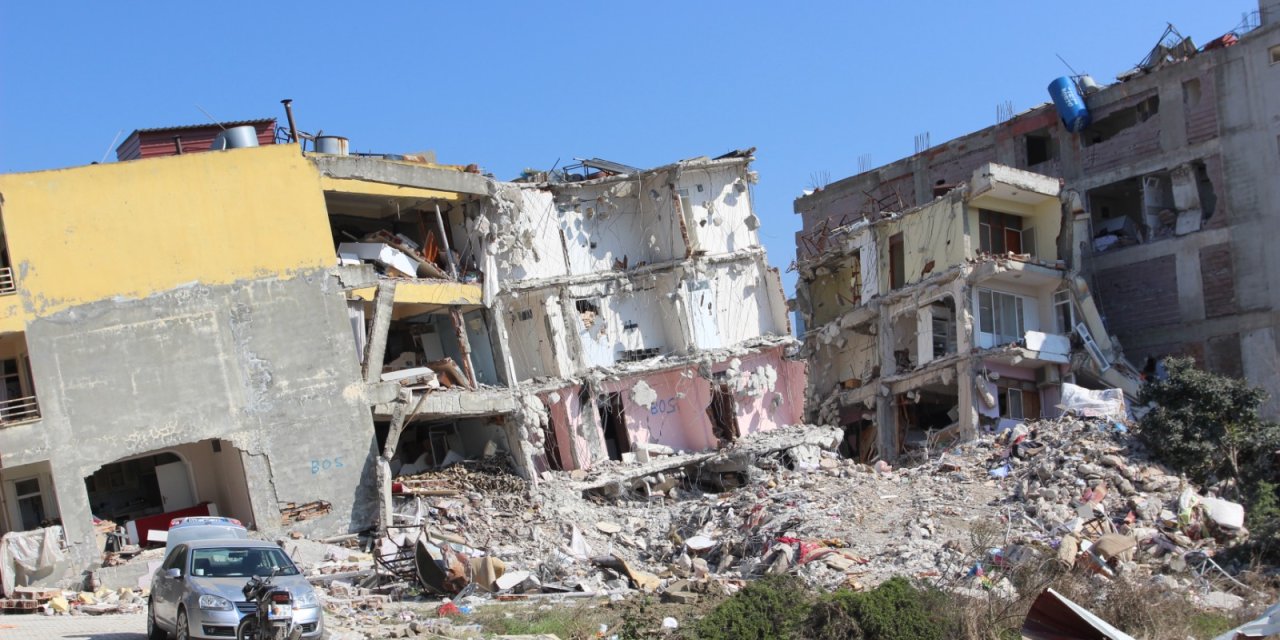 Haluk Levent 'Bana gelen haber' diyerek Hatay'daki depremlerde yıkılan bina sayısını paylaştı: 'Sadece Samandağ mevkiinde'