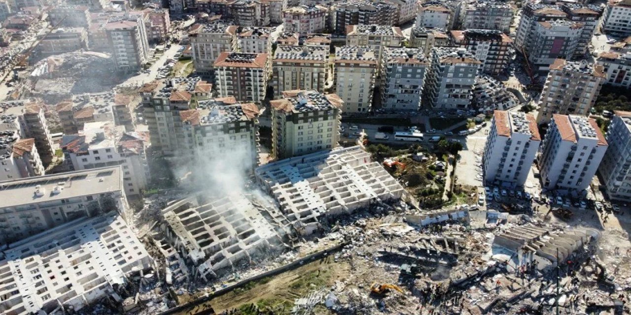 Rönesans'ın müteahhiti başkanlık yaptığı dönemde binasını ÇED Komisyonuna sokmamış