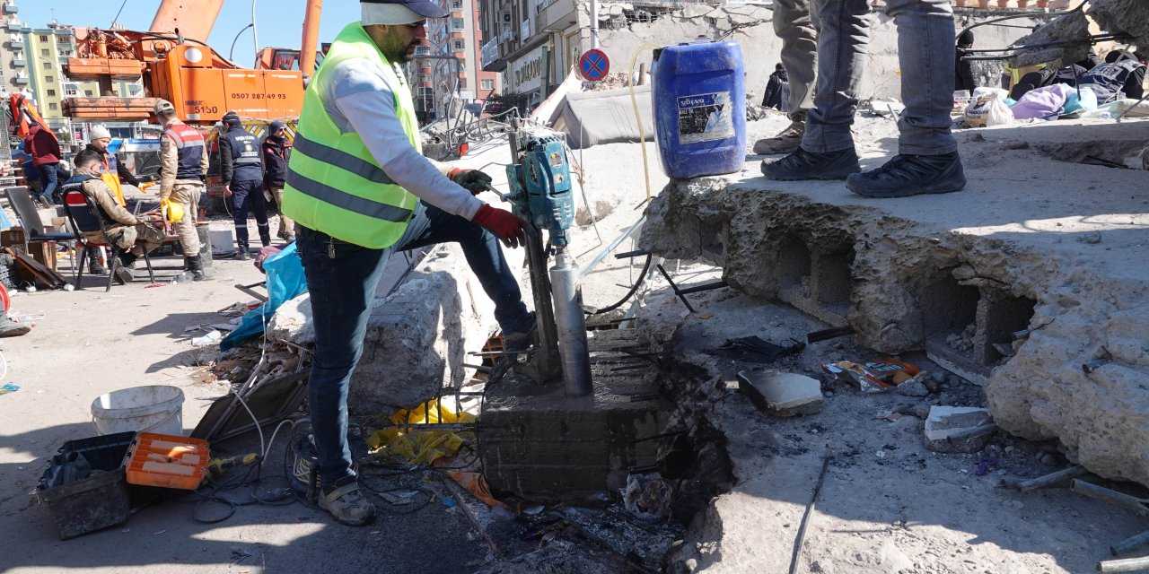 Diyarbakır’da çöken binalardan numune alındı: Çimento miktarı çok düşük, çamurlu malzeme elenmeden dere yatağından getirilmiş