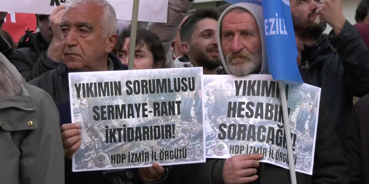 İzmir'de deprem OHAL'i protestosu: Depremi 'lütuf" bilip seçimlere OHAL ile gitmek istiyorlar