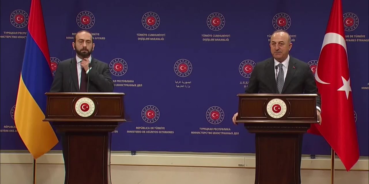 Çavuşoğlu, Ermenistan Dışişleri Bakanı Mirzoyan'la görüştü