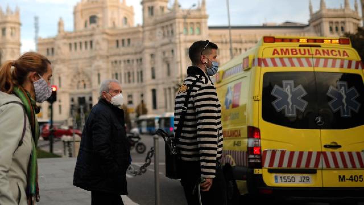 İspanya’da 22 kişiye Kovid-19 bulaştıran hastaya gözaltı