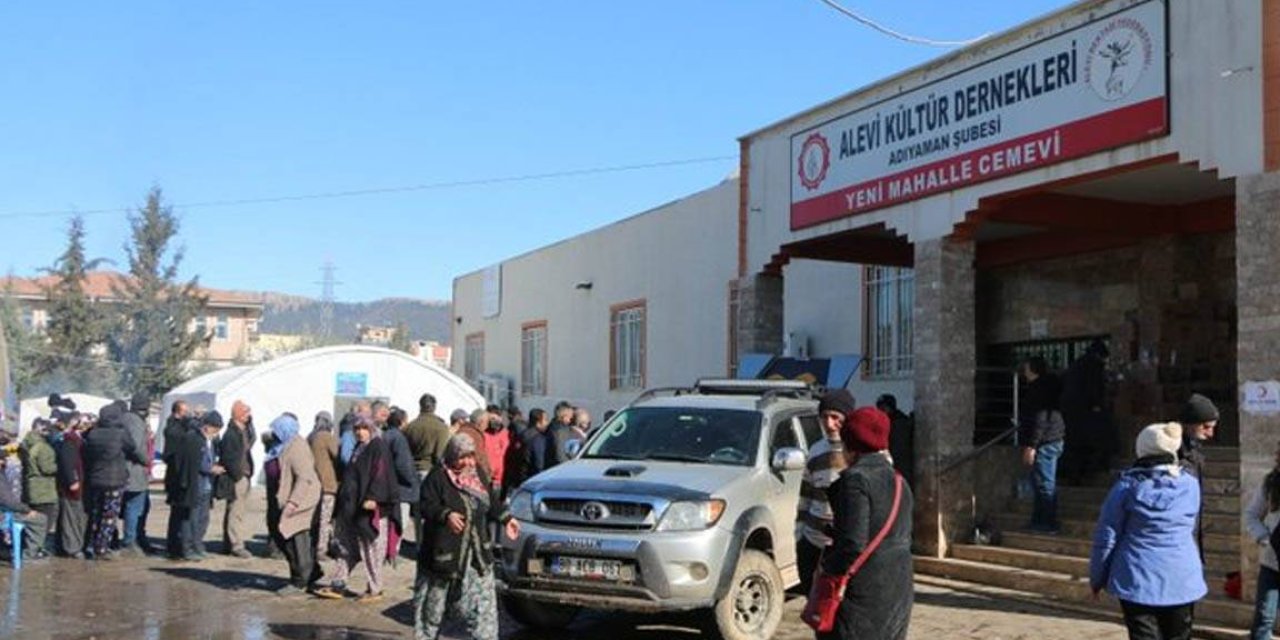 Gazeteci Ruşen Takva: Adıyaman’da deprem yardımlarının organize edildiği Karapınar Cemevi'ne kayyum atanmak isteniyor