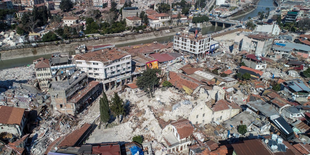 İnşaat Mühendisleri Odası İzmir Şube Başkanı: 'Zeminin yapılara etkisi, İzmir depreminde olduğu gibi Hatay'da da görüldü'