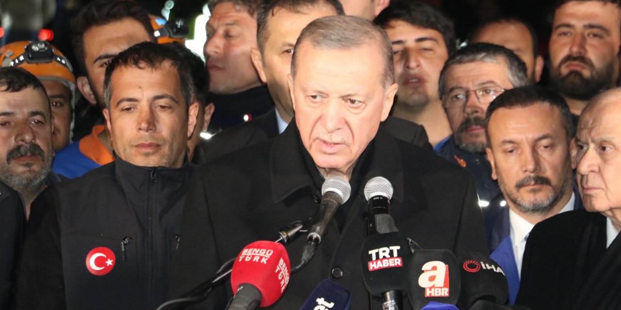 Erdoğan: Yeni evler 3-4 katı geçmeyecek. TOKİ ve kentsel dönüşüme karşı çıkan zihniyetin, bu inadından vazgeçeceğine inanıyorum.