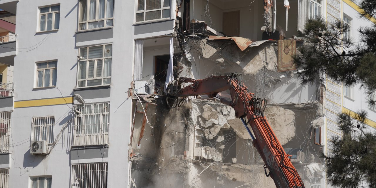 Diyarbakır’da depremde ağır hasar alan 3 bin 252 binadan sadece 50’si yıkıldı