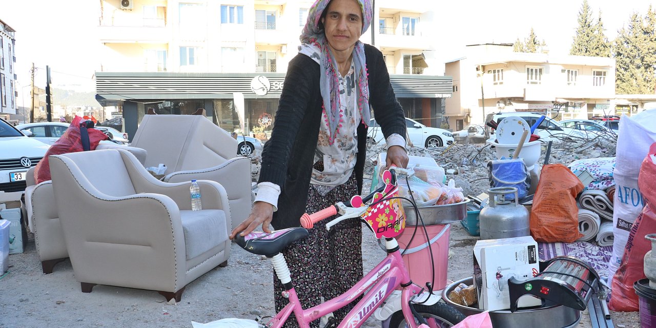 Depremzede Adıyamanlılar kentten ayrılıyor: Evimize çıkarken korktuk ama