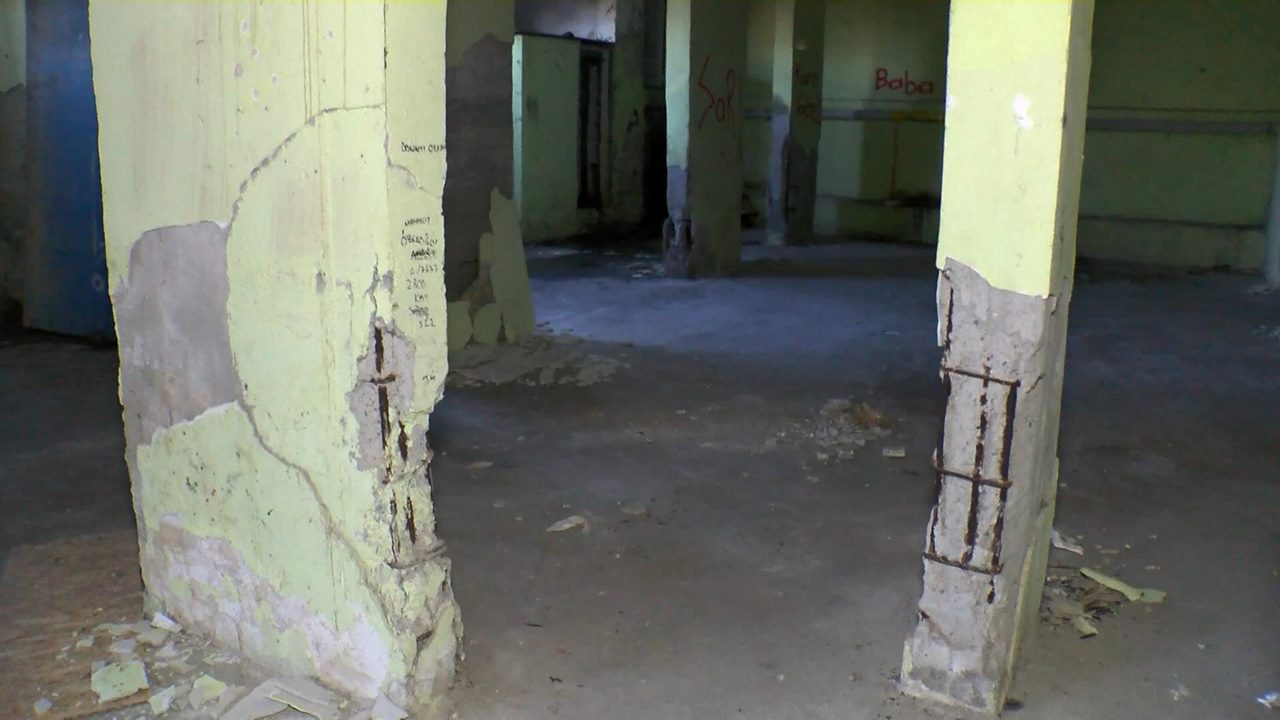 Mühürlendi ama kentsel dönüşüme giremedi; 32 daireli apartmanda insanlar tedirgin