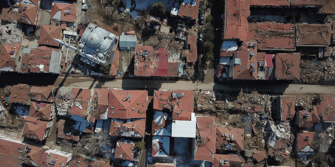 Doğanşehir'in yarısı yıkıldı