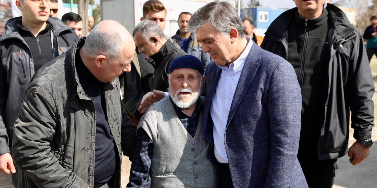 Abdullah Gül, Kahramanmaraş’ta: Noksanlıkları depremin altına gömersek, yarın yine depremin altında kalırız