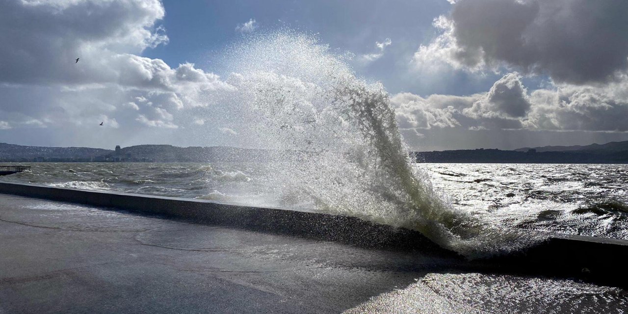 Ege Denizi için 'fırtına' uyarısı: Deniz ulaşımına dikkat çekildi