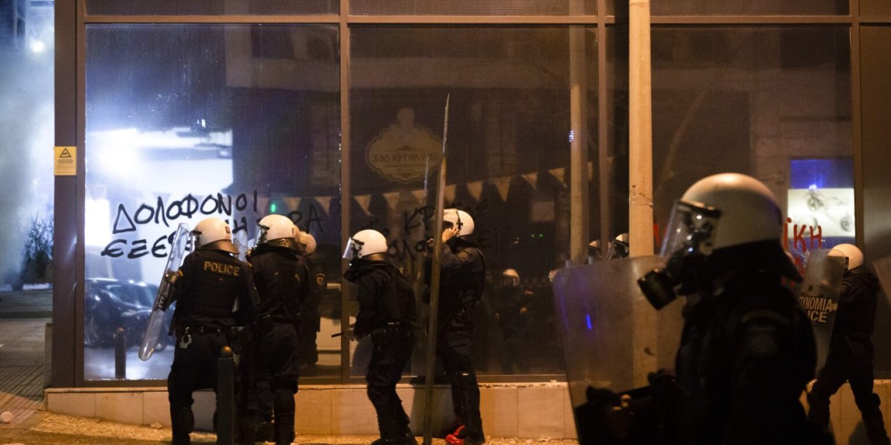 Yunanistan'da tren kazası: Polis ve göstericiler arasında arbede yaşandı