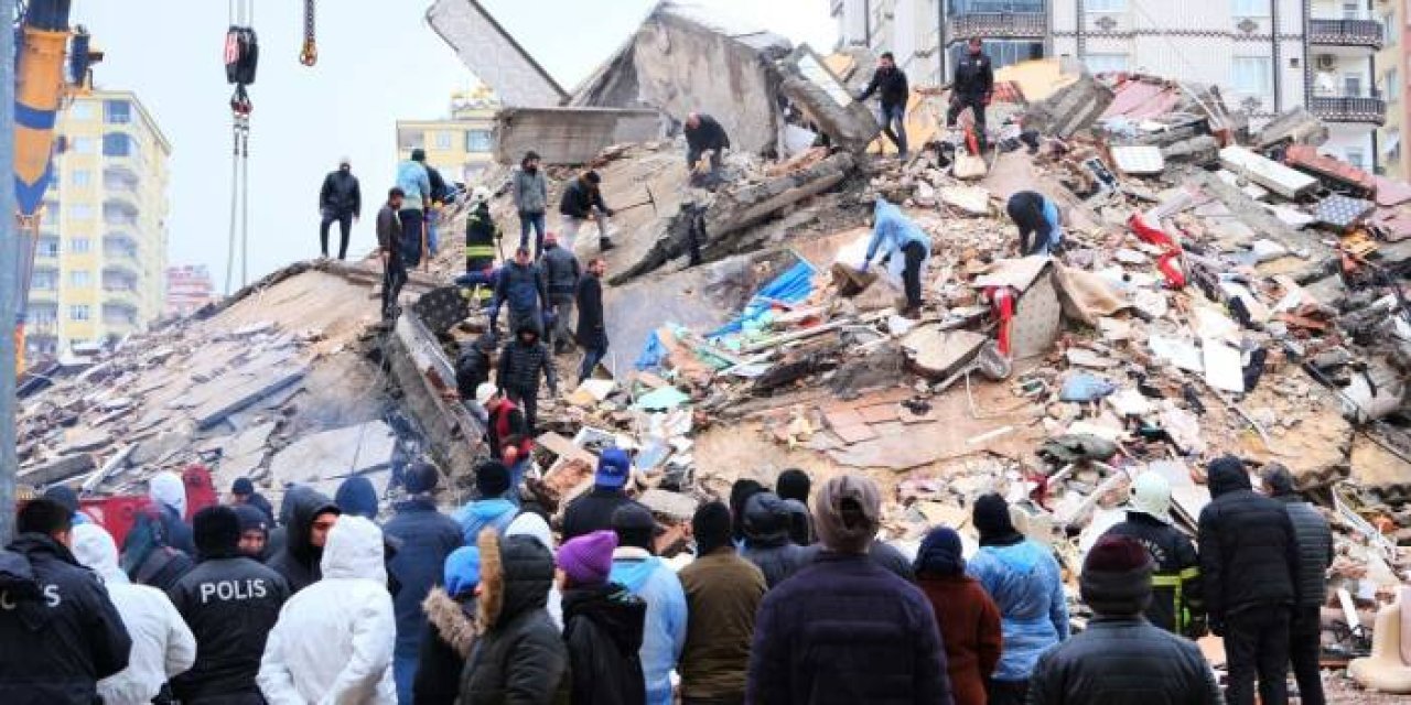 Deprem bina soruşturmaları: Tutuklananların sayısı 236 oldu, öldüğü tespit edilen 32
