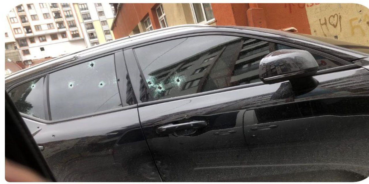 Kağıthane'de park halindeki otomobile silahlı saldırı