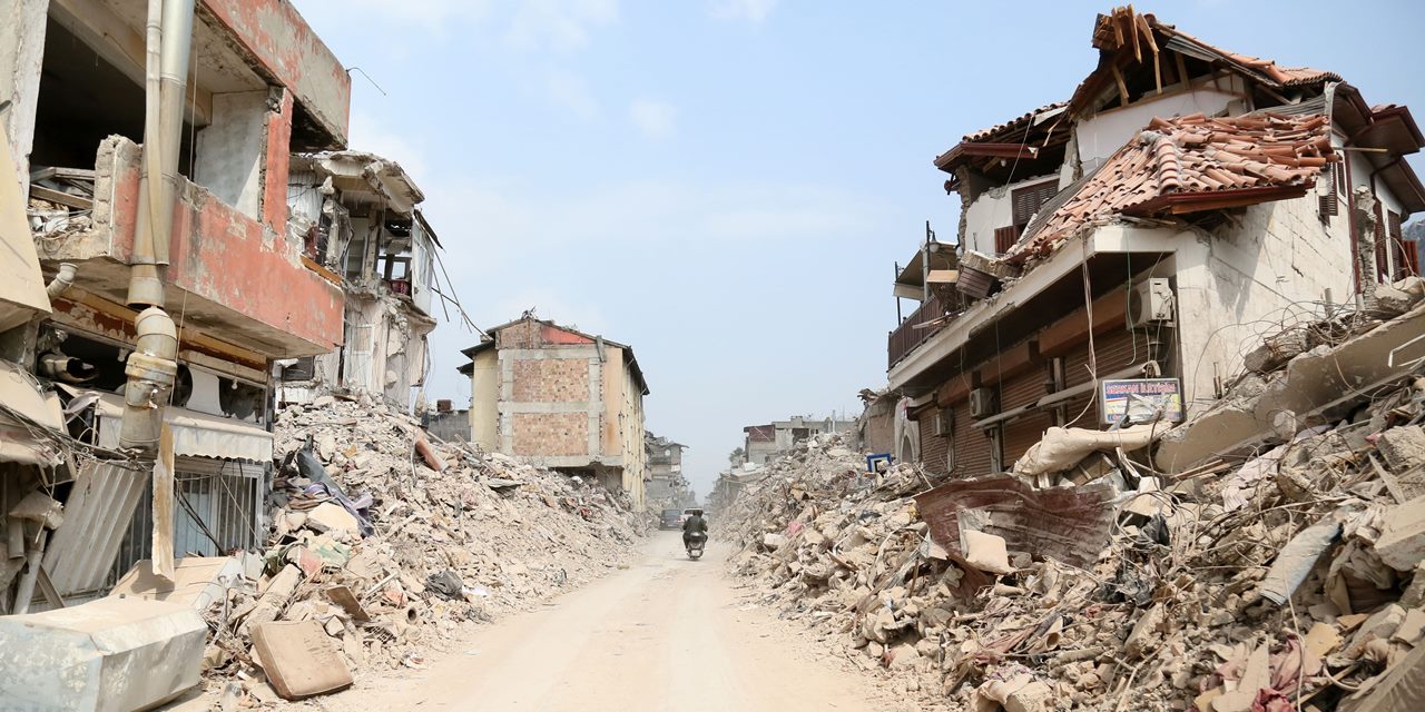 Depremin üzerinden üç ay geçti, ‘sağlıkçıların yüzde 80’i evsiz’