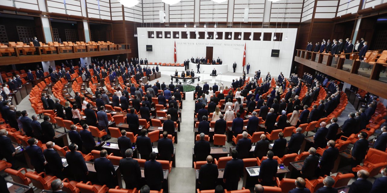 Milletvekili listeleri netleşiyor: En az 14 partili Meclis olacak