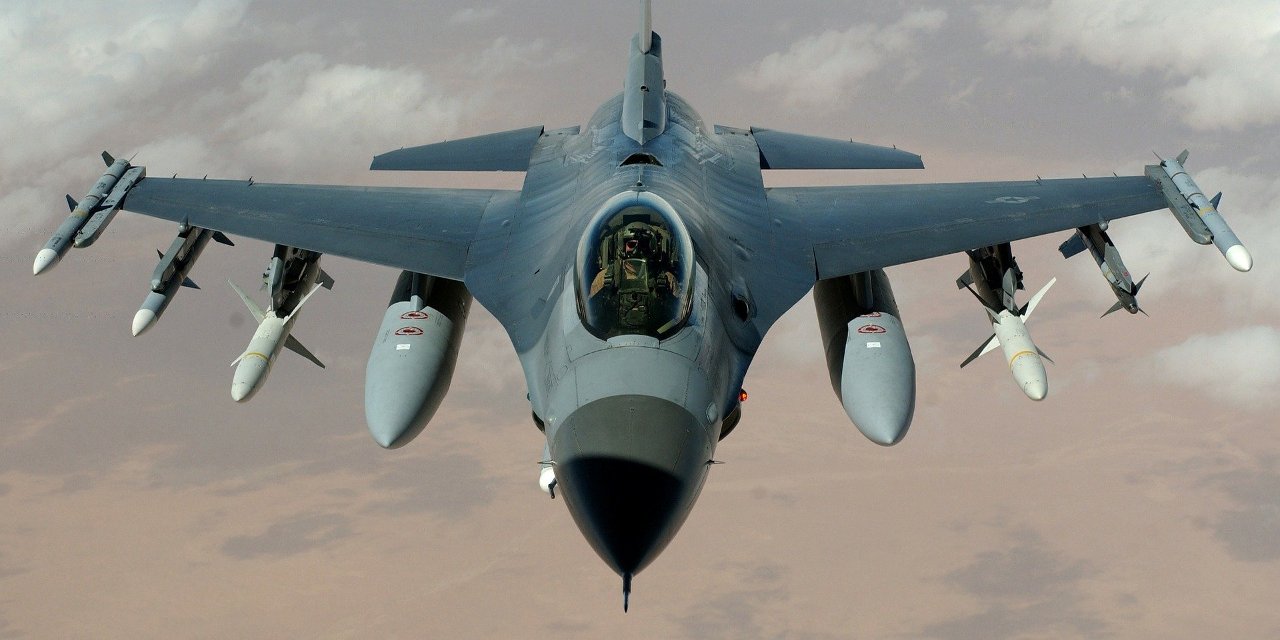 Pilotların sonu: Yapay zekâ savaş pilotu gerçek bir it dalaşında insanı yendi