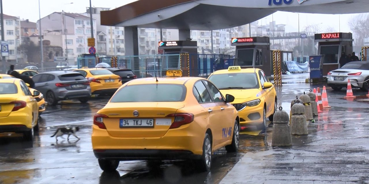Yenikapı'da taksicilerin 'sefer iptal' oyunu