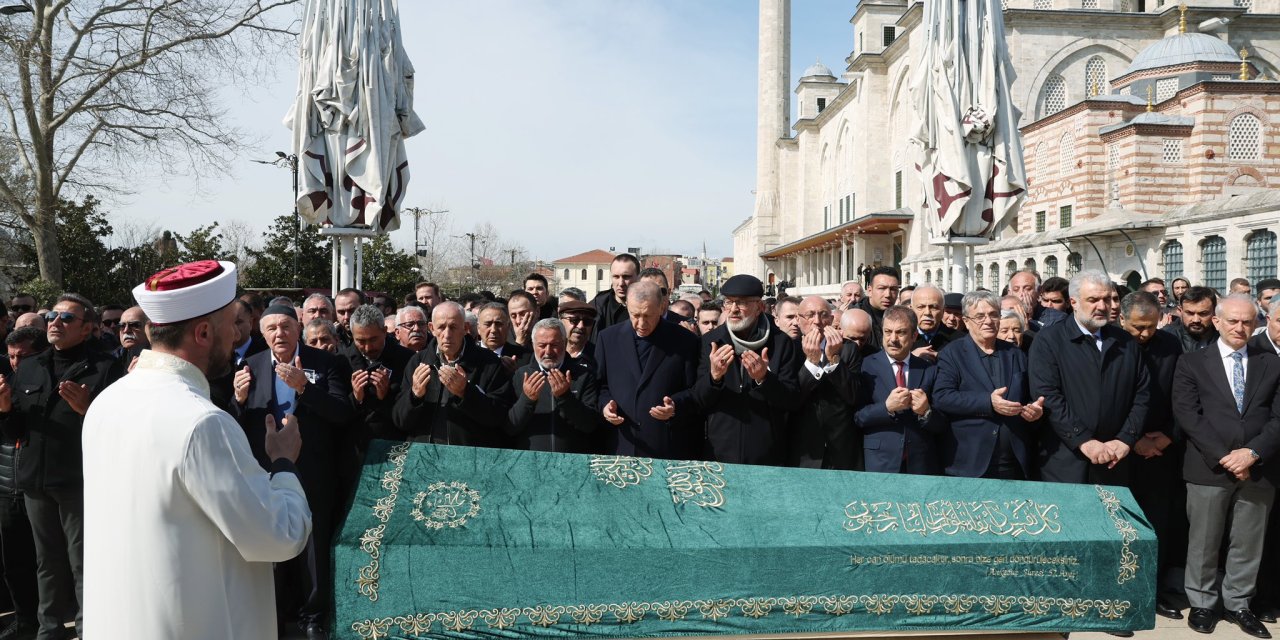 Erdoğan bir dönem yanında çalıştığı Coşkun Sucukları'nın sahibinin cenazesine katıldı