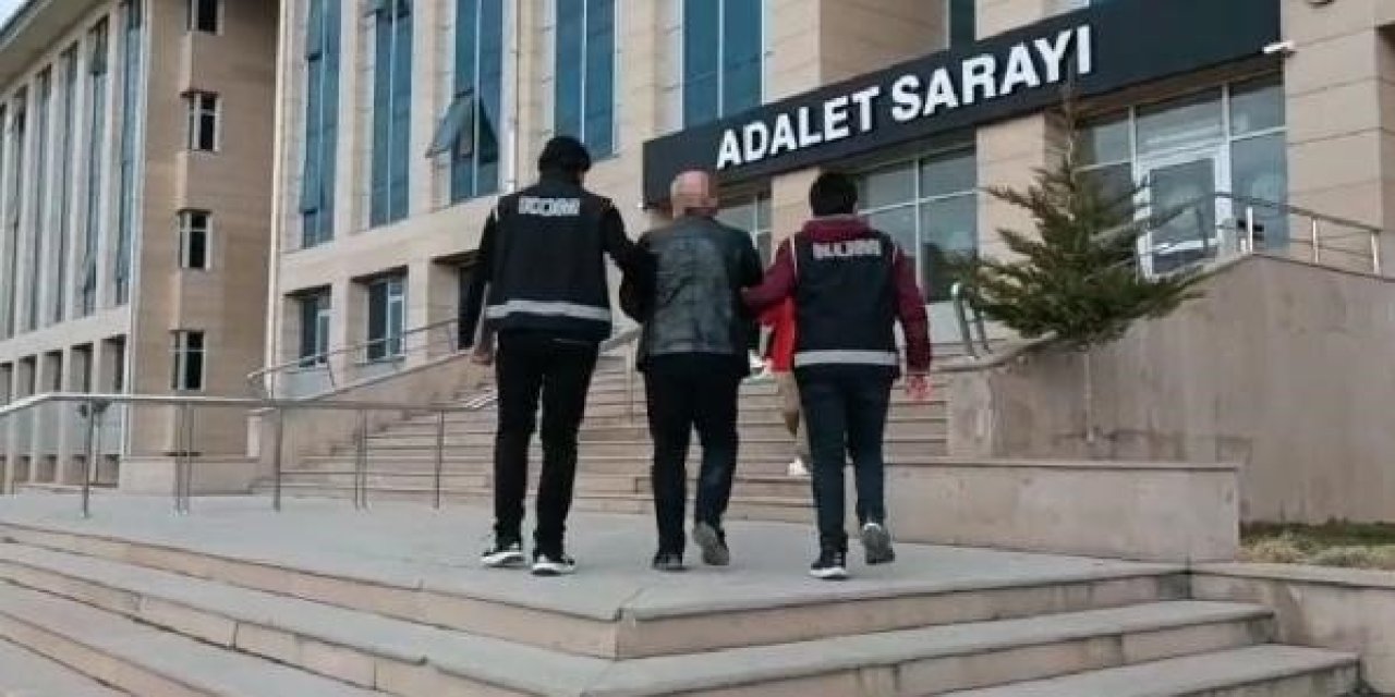 Yıkılan sitenin müteahhidi İran'a kaçarken yakalandı