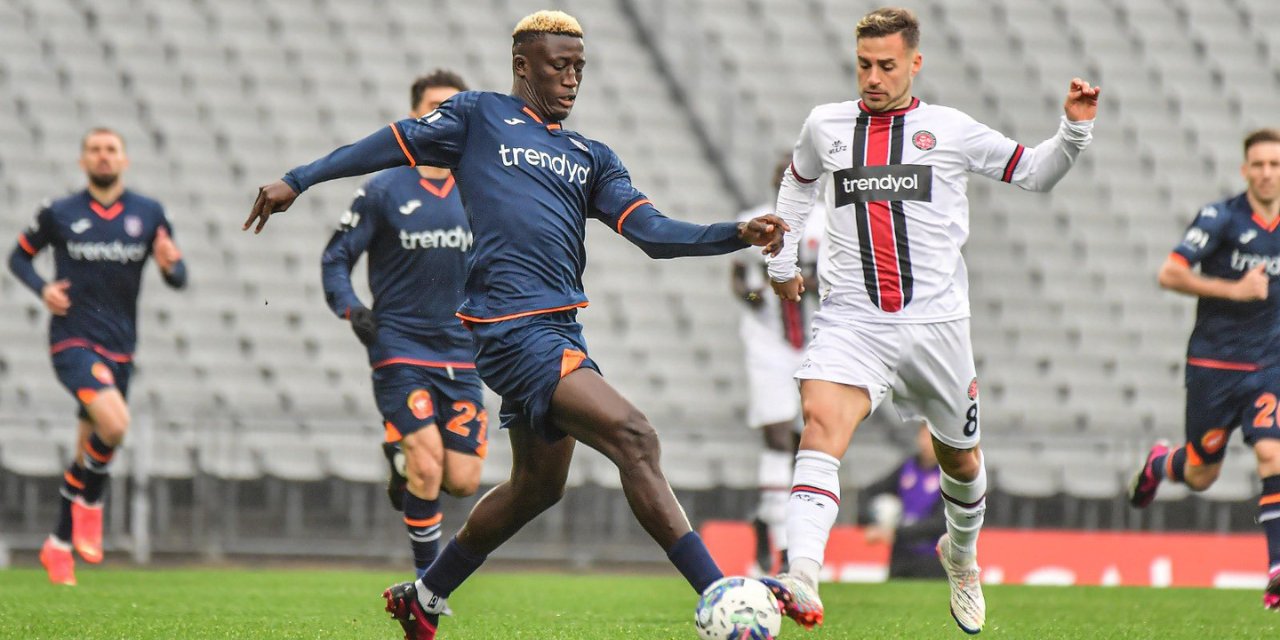 Başakşehir iki kez öne geçti, Fatih Karagümrük bırakmadı: 2-2