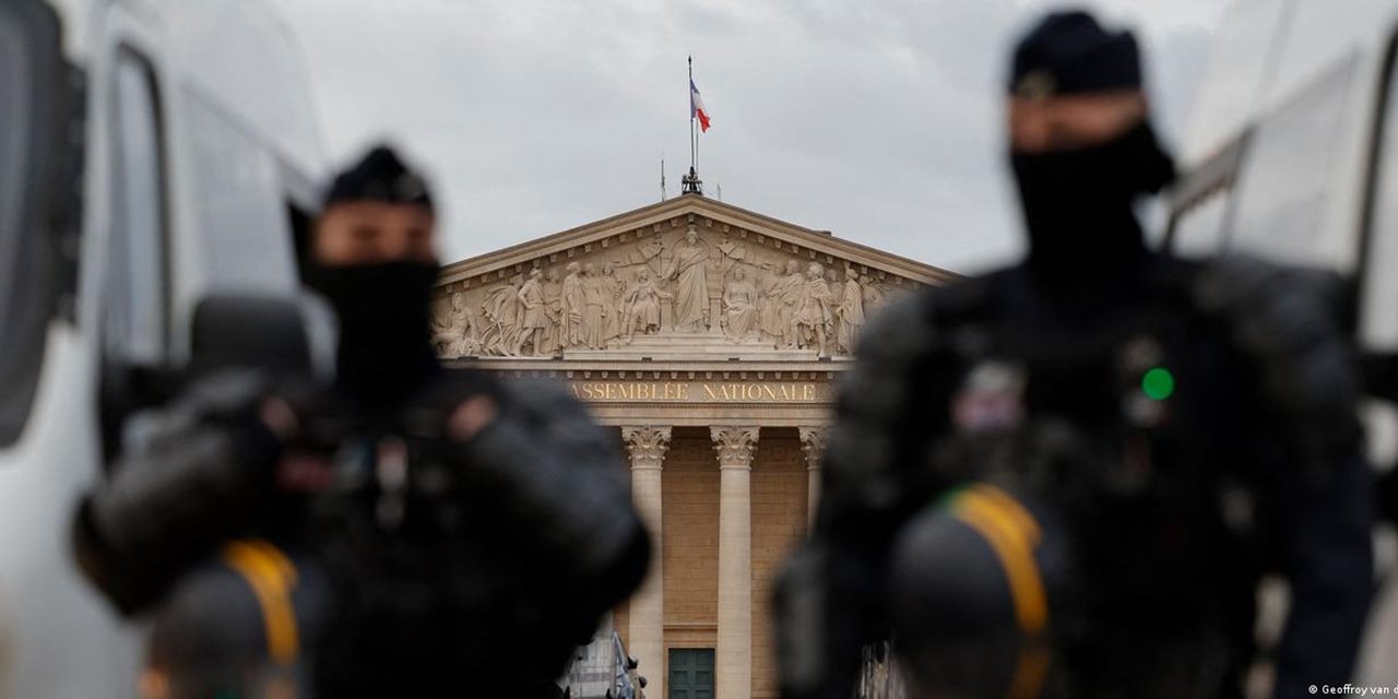 Fransa hükümetine karşı güvensizlik oylaması yapılacak