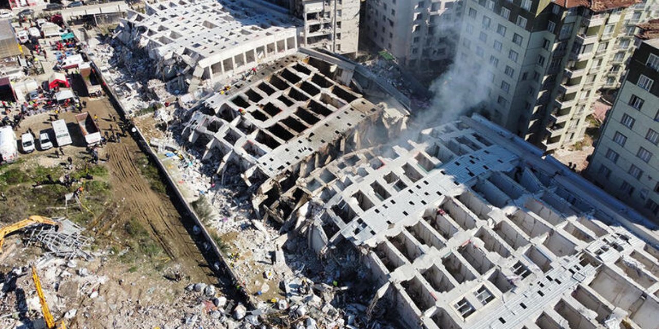 Hatay'da onlarca kişinin yaşamını yitirdiği Rönesans Sitesi'nin yapı denetim sorumlusu tutuklandı