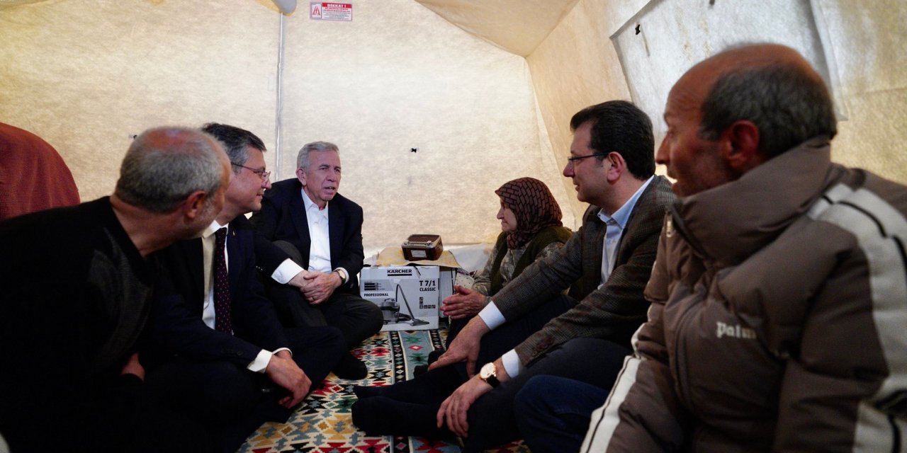 Ekrem İmamoğlu, Malatya'da çadırkentleri ziyaret etti birlikte iftar yaptı