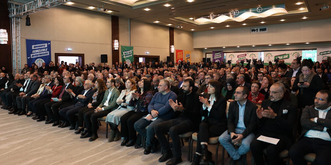 Demirtaş ve Yüksekdağ dahil tutuklu siyasetçilerden Yeşil Sol Parti'ye destek: 'Zafer' ve 'destek' mesajı