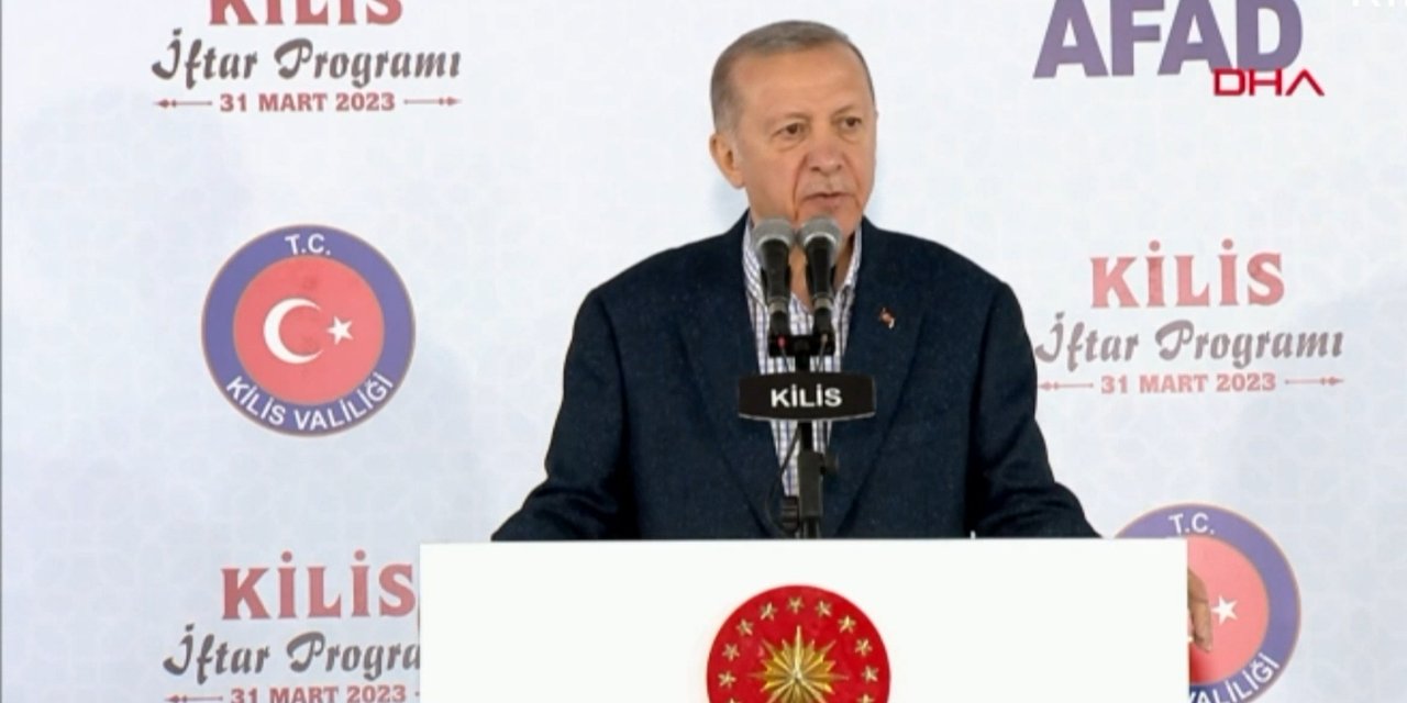 Erdoğan, depremzedelere yaptığı konuşmada Altılı Masa'yı kumar masasına benzetti