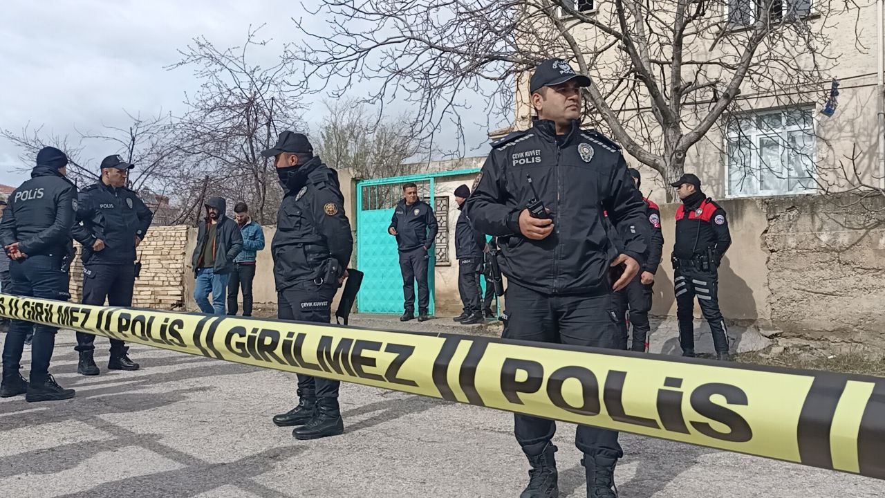 Ailesinden borç istemek için gidip 5 kişiyi öldüren öğretmen, kripto borsasında para kaybetmiş