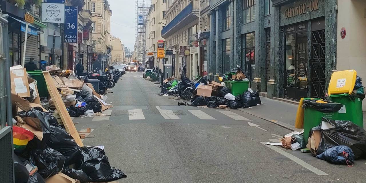 Paris'te temizlik işçilerinden 'zaman ayarlı' süresiz grev