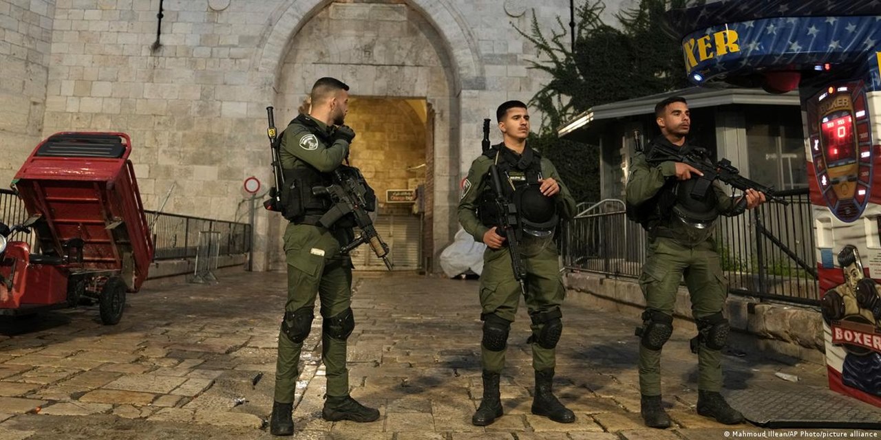 İsrail polisi Mescid-i Aksa'ya müdahale etti