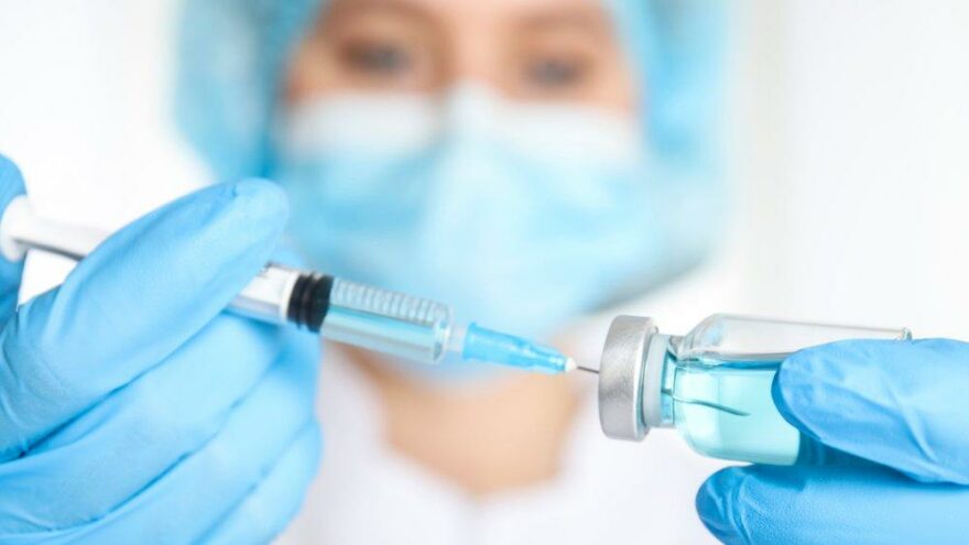 Türkiye'de iki doz Covid-19 aşısı yaptıran sayısı 10 milyonu geçti