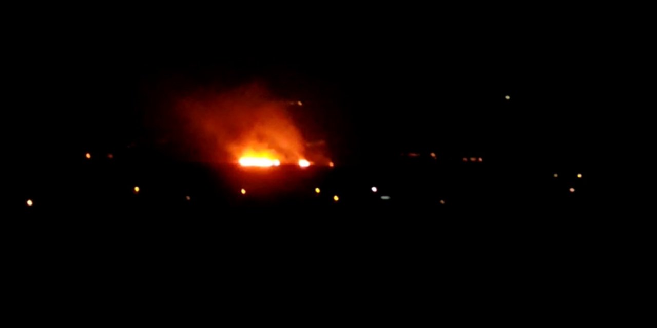 Sultan Sazlığı Milli Parkı'ndaki yangın 15 saatte söndürüldü
