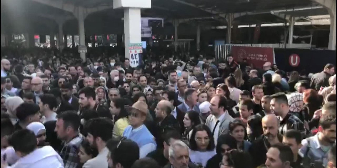 Marmaray'da arıza oldu, Eminönü insan seline döndü