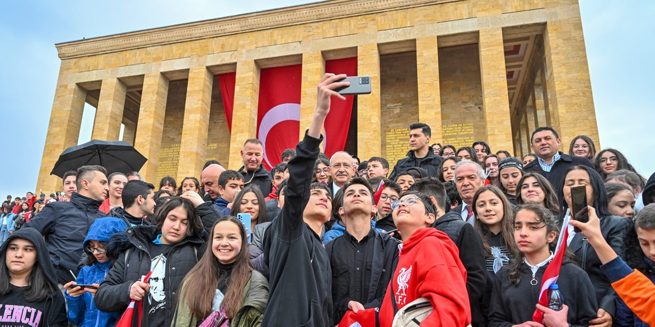 Kılıçdaroğlu: Gençlerin yaşama sevinçlerini birlikte geri alacağız