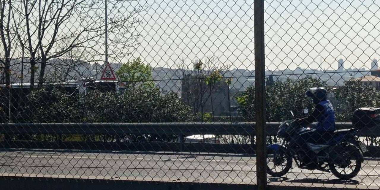 İstanbul surlarındaki Erdoğan afişi kaldırıldı